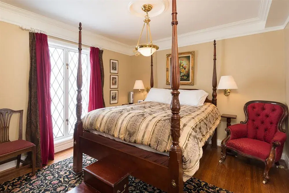 English Bay Inn Bed and Breakfast