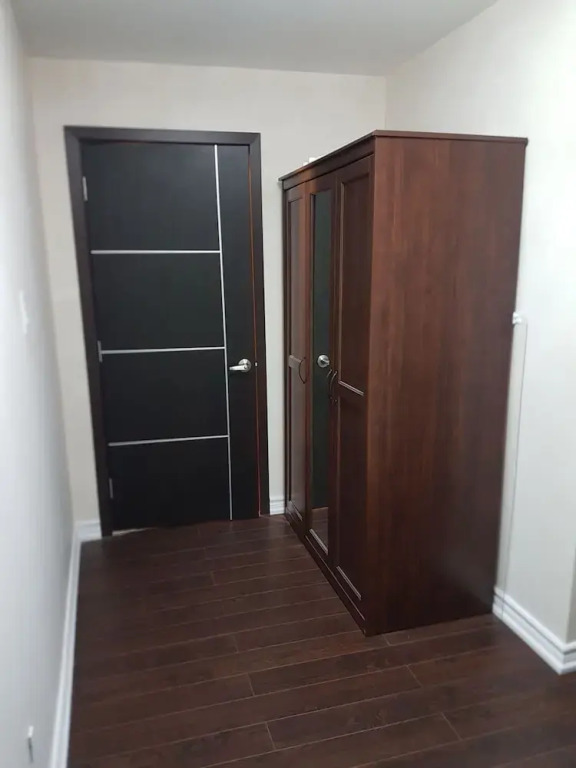 Room in Guest Room - Serene Retreat in Brampton - Private Room With City Views