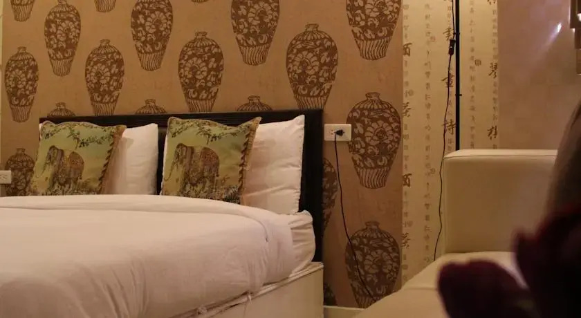 EZ Stay Hotel