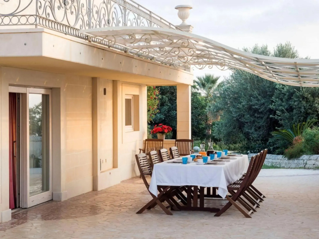 Luxurious villa with pool and wellness area at 2 km from the beach-VILLA DEL DRAGO