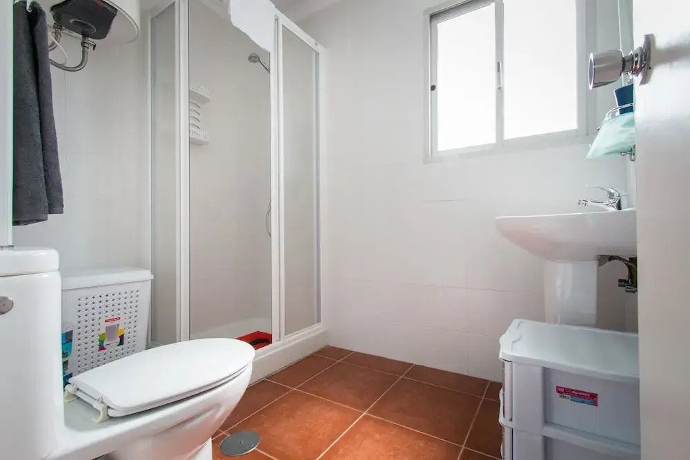 Holidays2Torremolinos Apartamento de 3 dormitorios con terraza y piscina comunitaria