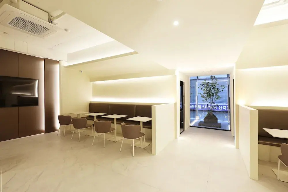 Seoul Inn Hotel by The Designers