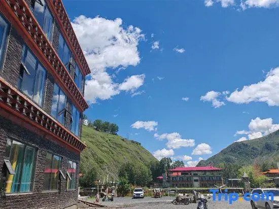 Xinduqiao Konglan Mountain Lane Homestay