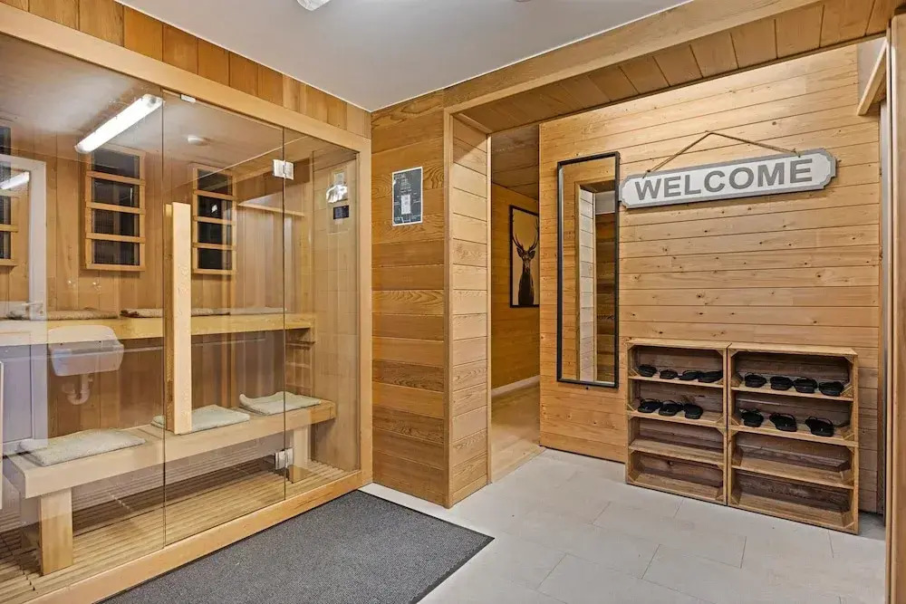 Elegant Chalet in Manhay With Sauna