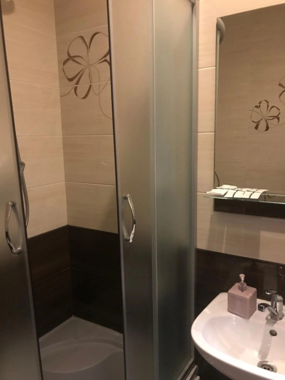 Hotel 18
