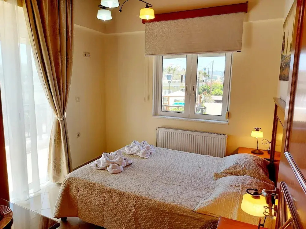Socrate's Apartment's With Share Pool