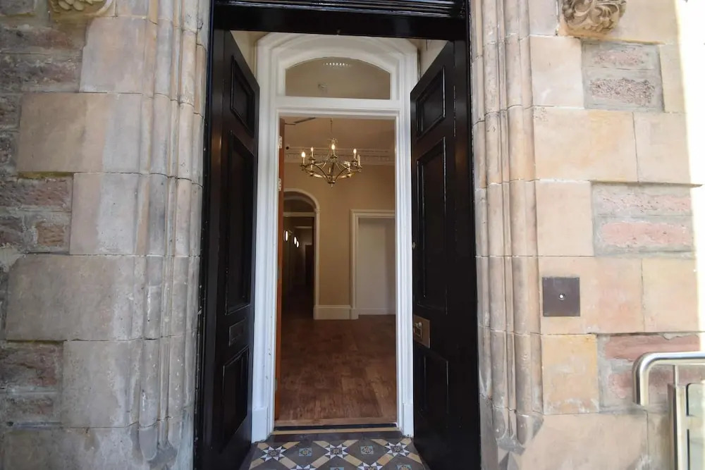 Rosedene Highland House - Emperor Apartment 6