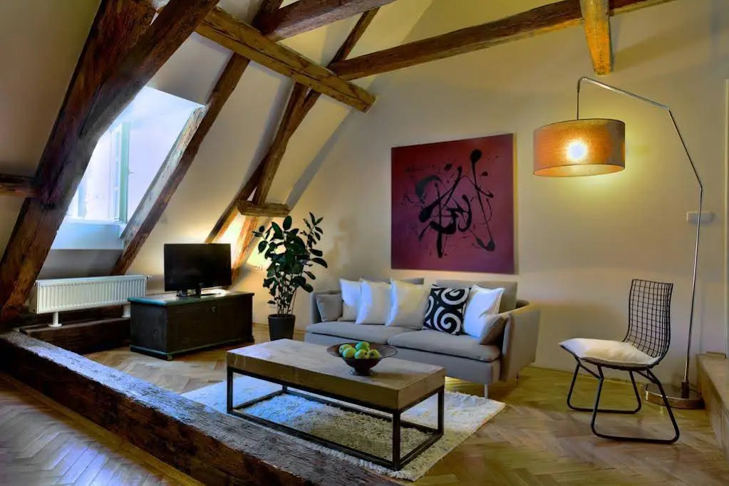 Lesser Town Square - Prague Apartments