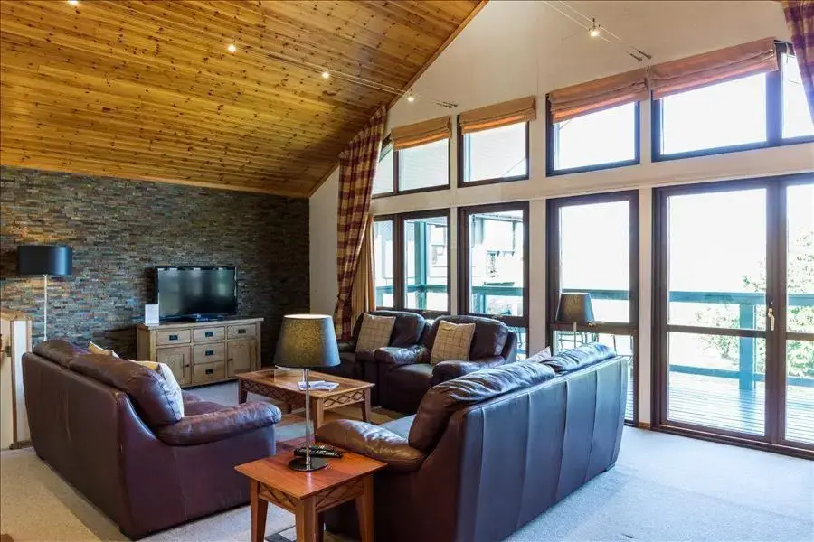 CELEBRATE AT THE WORLD FAMOUS LOCH LOMOND RESORT CAMERON HOUSE - Sleeps 6