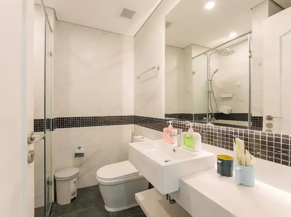 D El Dorado Westlake Luxury Apartments