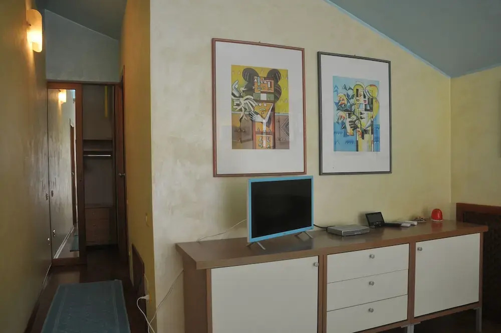 Very cozy, comfortable lanthana villa on 2 floors, independent