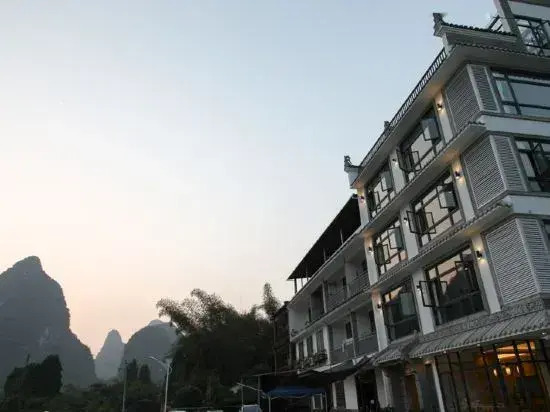 Xiangyunge Holiday Hotel