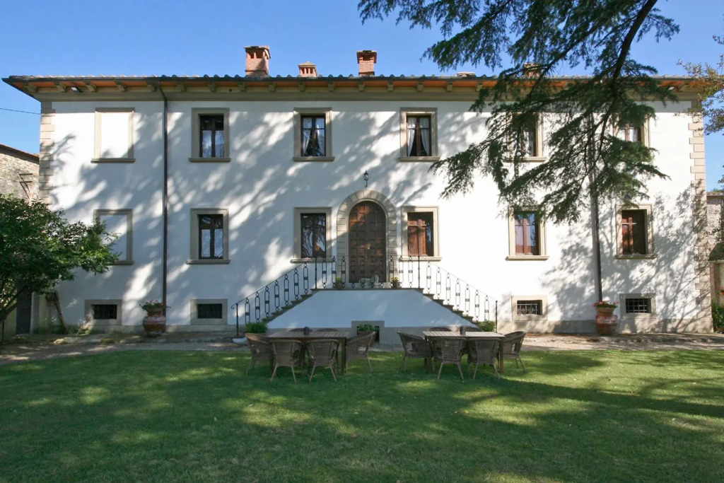 Villa Capolona by PosarelliVillas