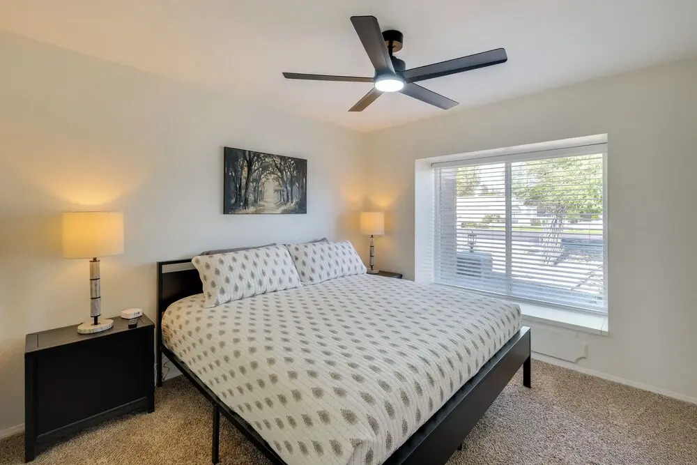 Heated Pool, Game Room: Family Home in Tempe!