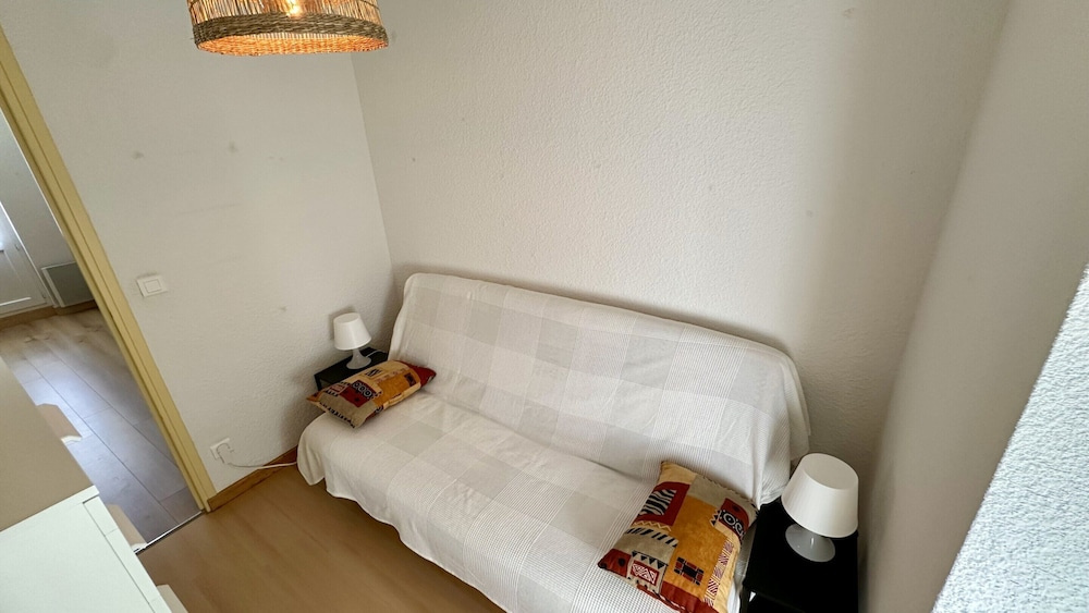 Modern 6-guest Flat in Mont-dore