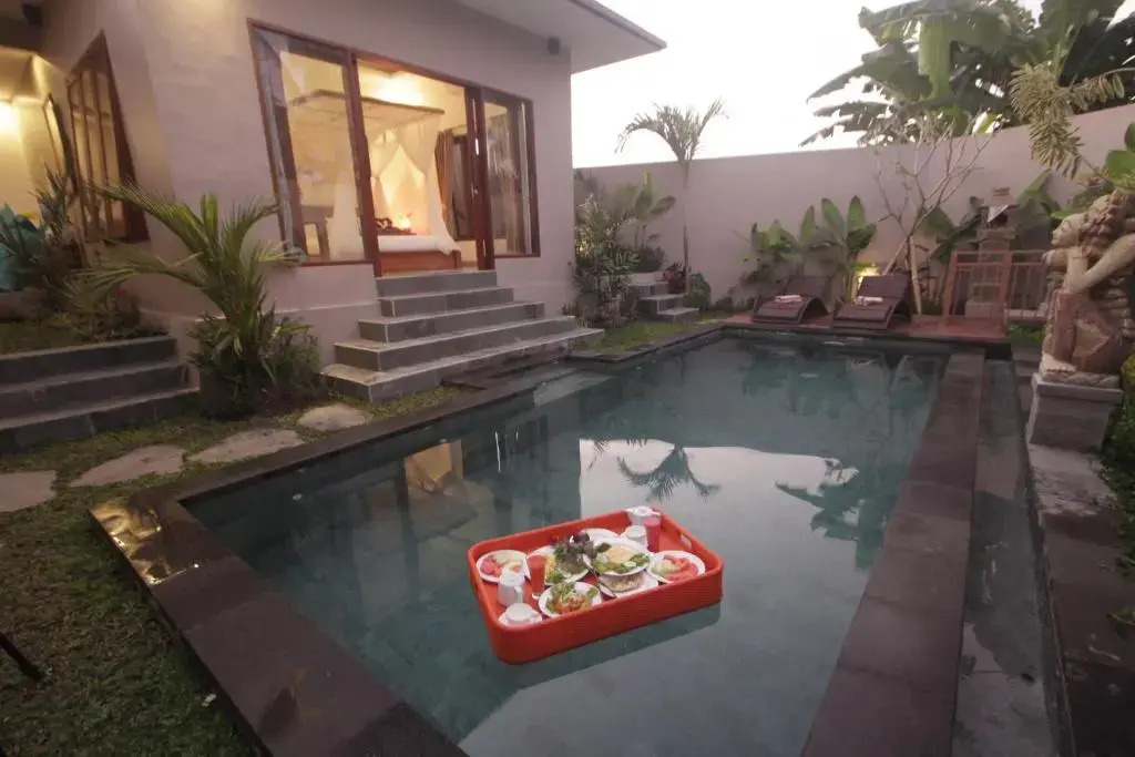 Ratna Villa