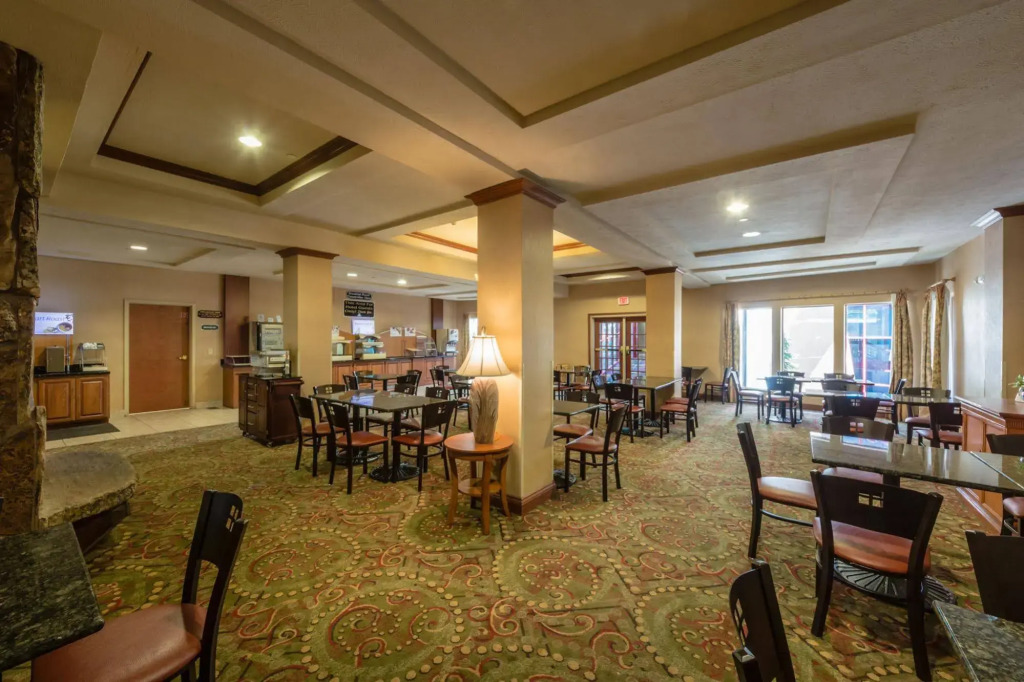 Triple Play Resort Hotel & Suites