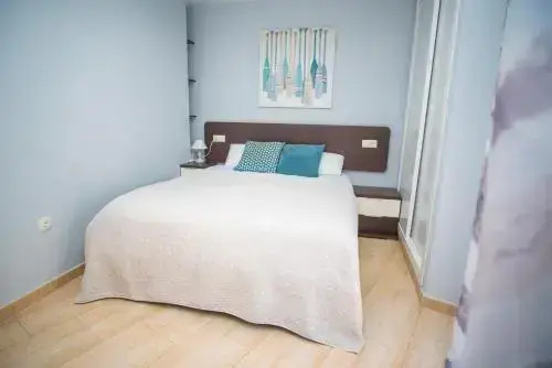 El Pont Alicante Apartments