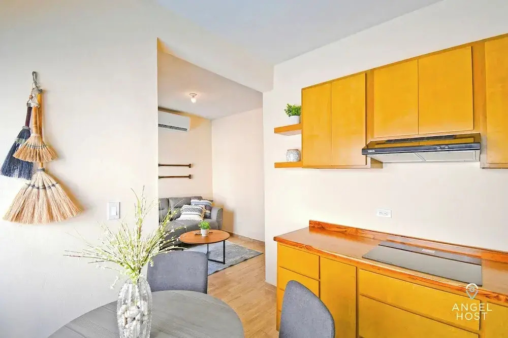 Cozy Stay with onsite Pool Near Malecon