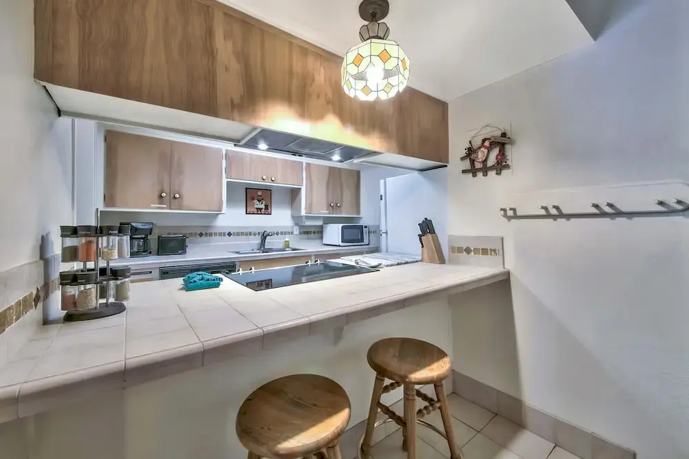 Irving's Bavarian Ge  1139hb 3 Bedroom Condo