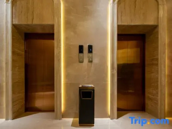 Yinhua Star Hotel (Urumqi CCMALL Times Square)