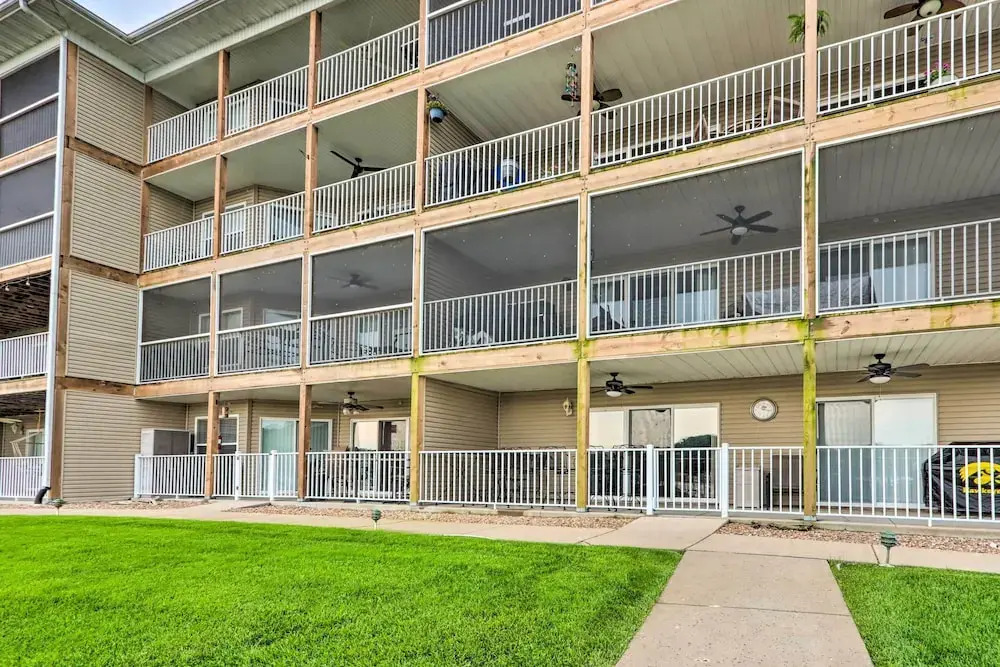 Unwind Poolside! Waterfront Ozarks Condo