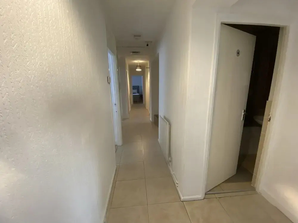 6-bed Apartment in Liverpool