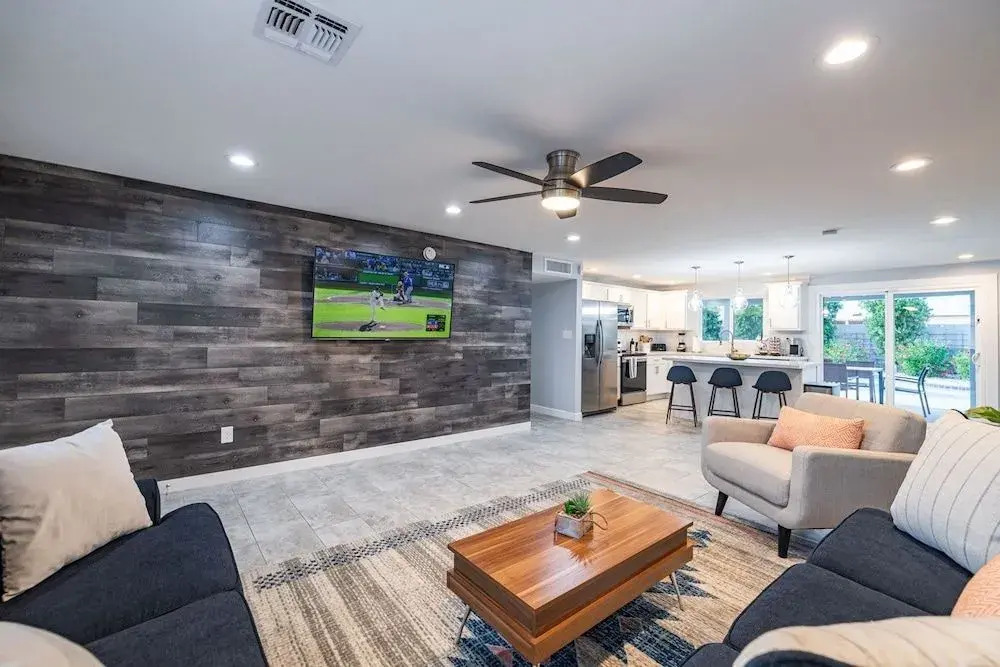 Phoenix Winchcomb 3 Bedroom Home by RedAwning