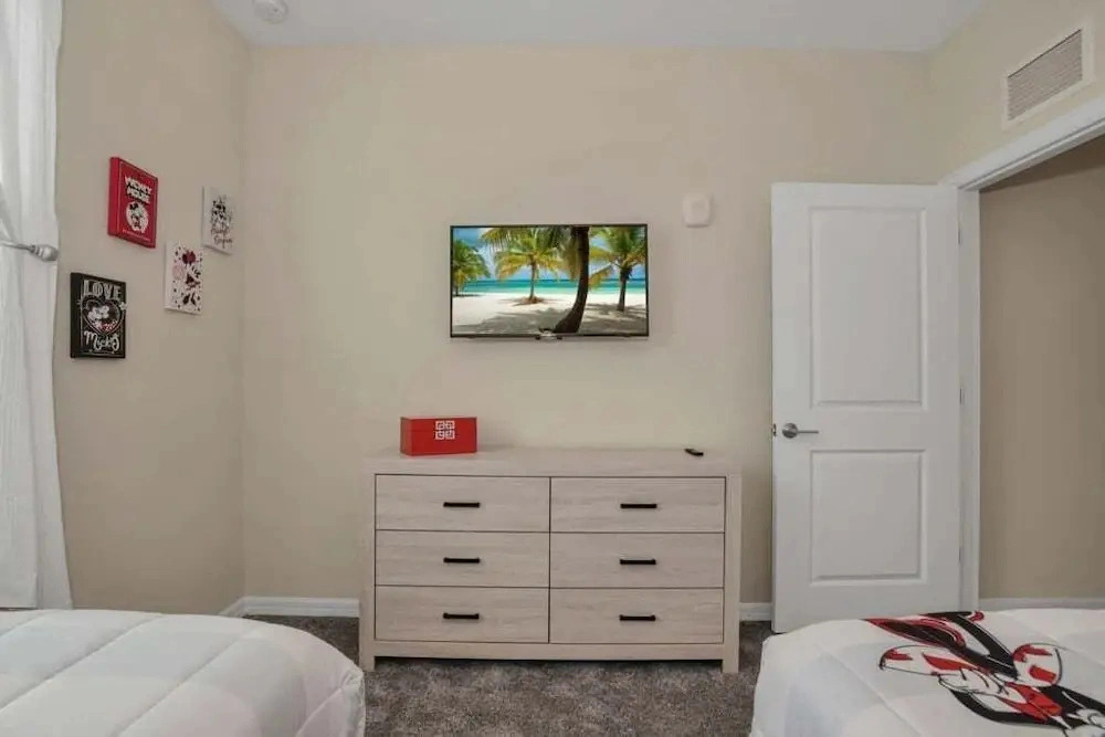 Precious Condo 8min to Disneyworld Resort Access St105