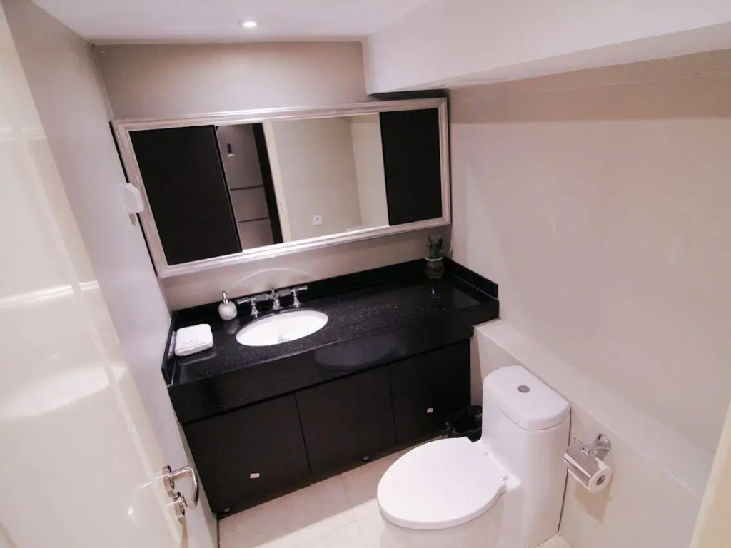 Roomme Huanju Apartment (Guangzhou Zhujiang New Town R&F Dongshan New World)