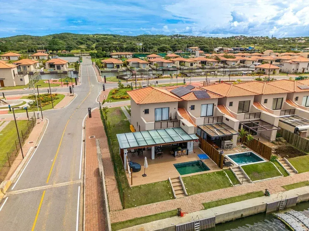 Bz14 Casa piscina e píer de Jet no Canal