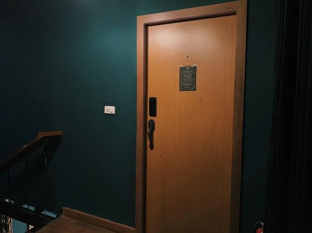 OYO Mystery Hostel