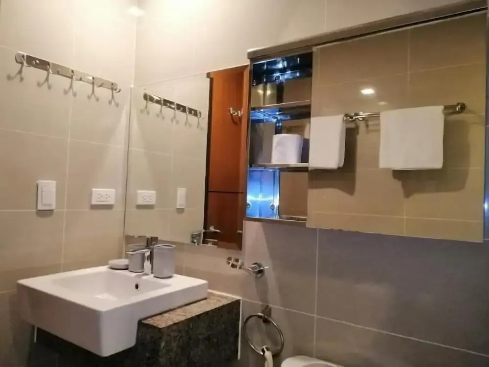 Easyworld One Uptown Residence BGC
