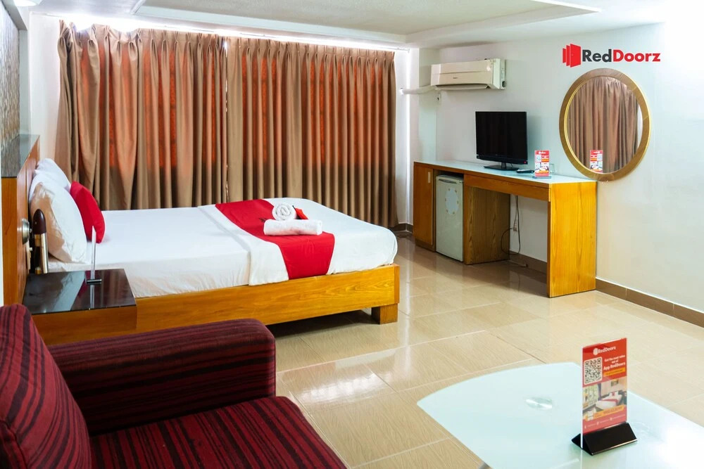 RedDoorz Near Tan Dinh Market 3