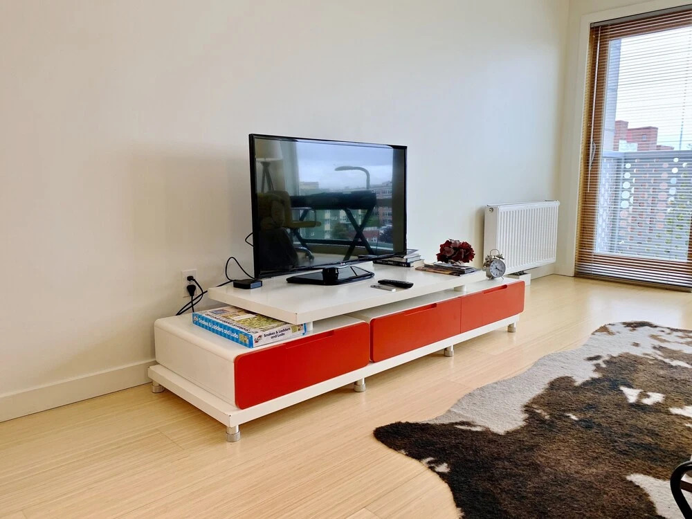 Modern Large Studio 99Wlkscore