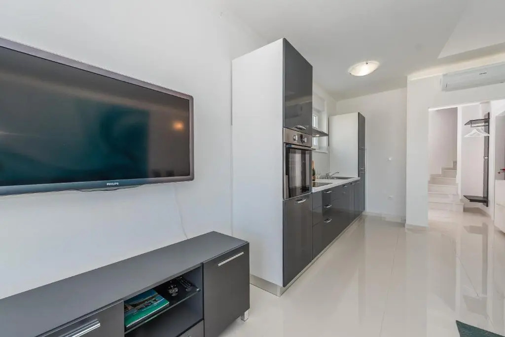 Merima 2 luxury & modern ap. for 7 with a pool