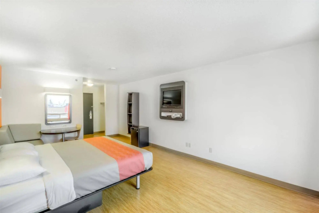 Motel 6-Regina, SK