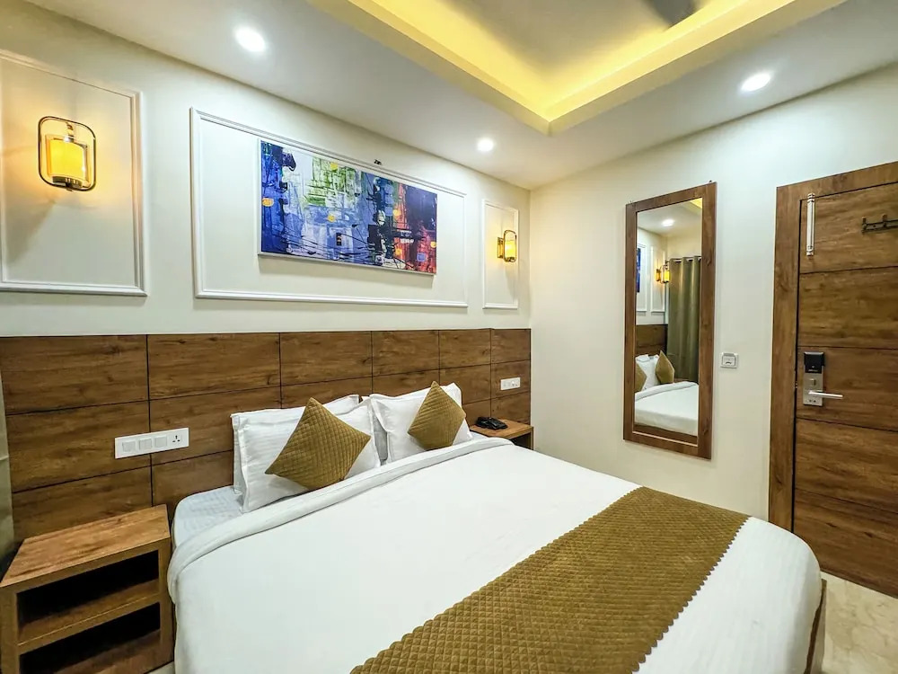 Hotel Nirvana Bliss, Behind Parmarth Niketan