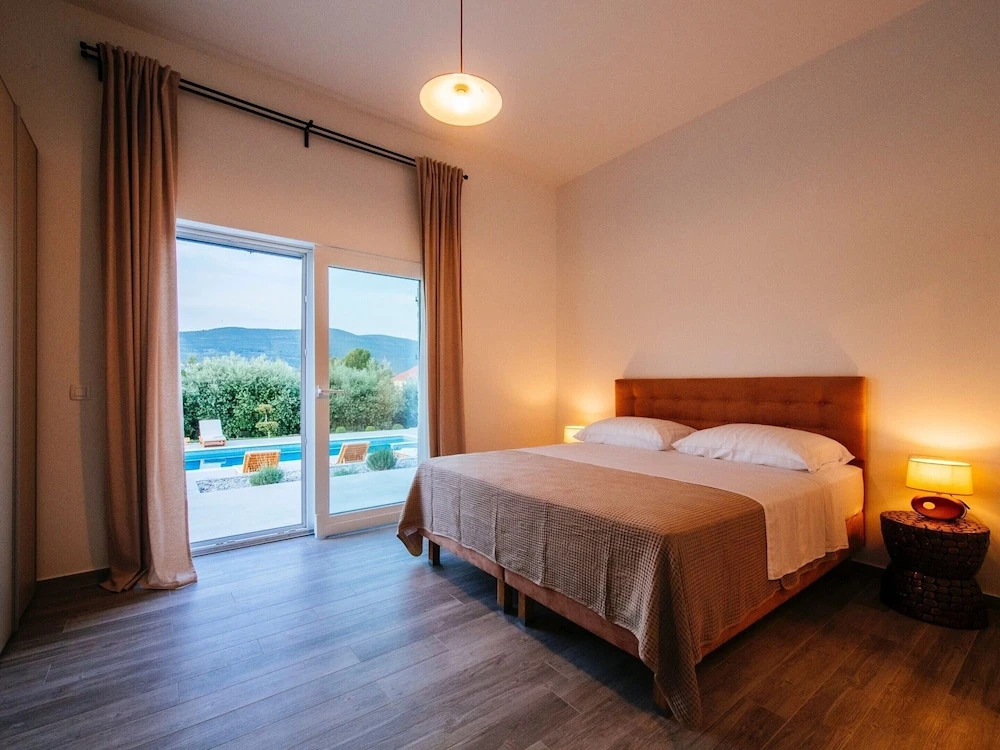 Villa in Pridraga with Pool near the Sea