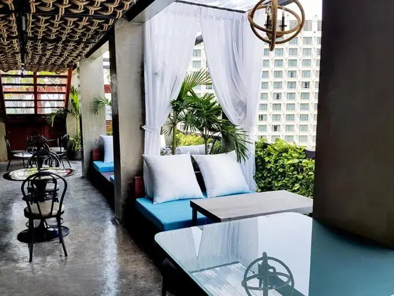 Me Saigon Boutique Hotel