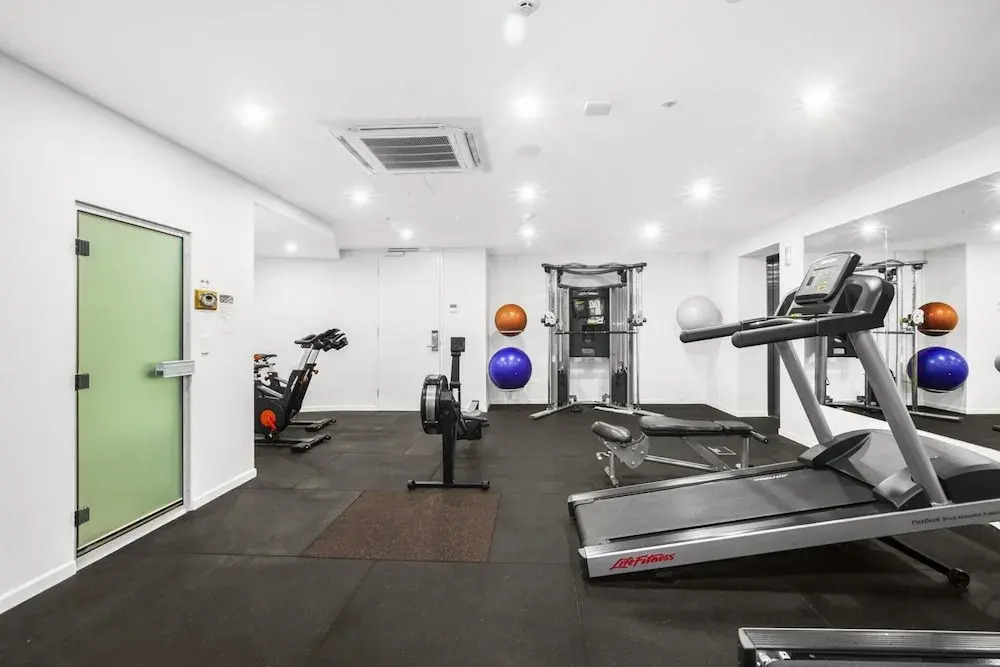 Surfers Paradise 2-bed Near Beach With Pool & Gym