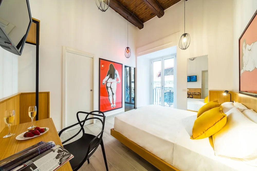 Napoli Street Art Rooms by Wonderful Italy
