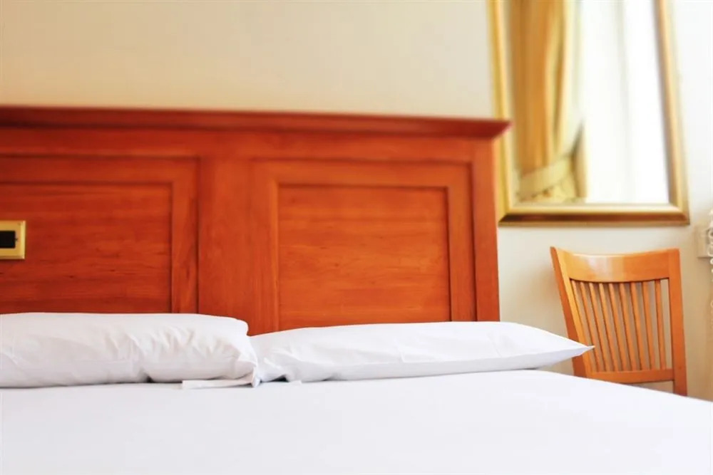 Lynams Hotel
