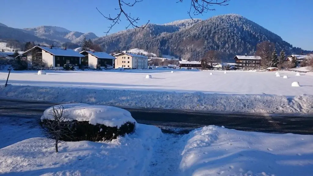 Bungalow mit Terrasse im alpinen Stil