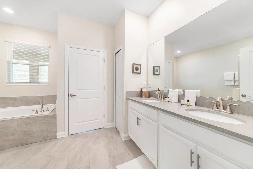 Magnificent Home With Game Room and Private Pool Near Disney
