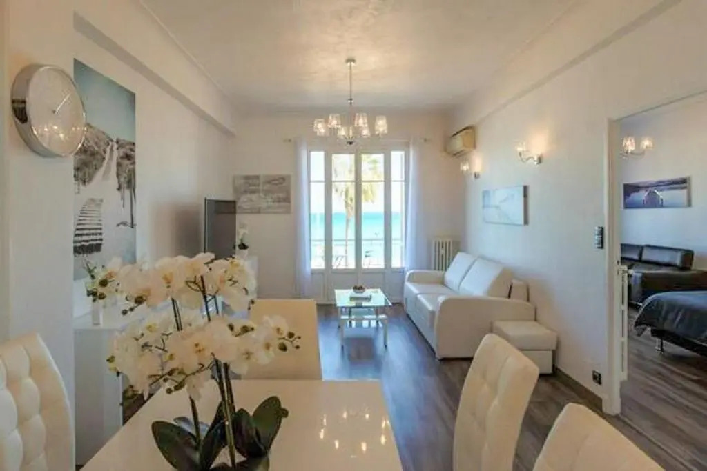 Sea Front Suite - Panoramic View with Terrace - 85 M