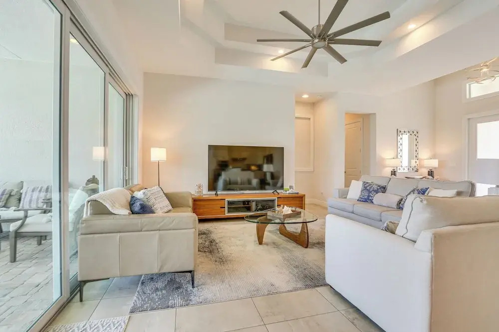 1/2 Mi to Beach: Poolside Oasis on Marco Island!