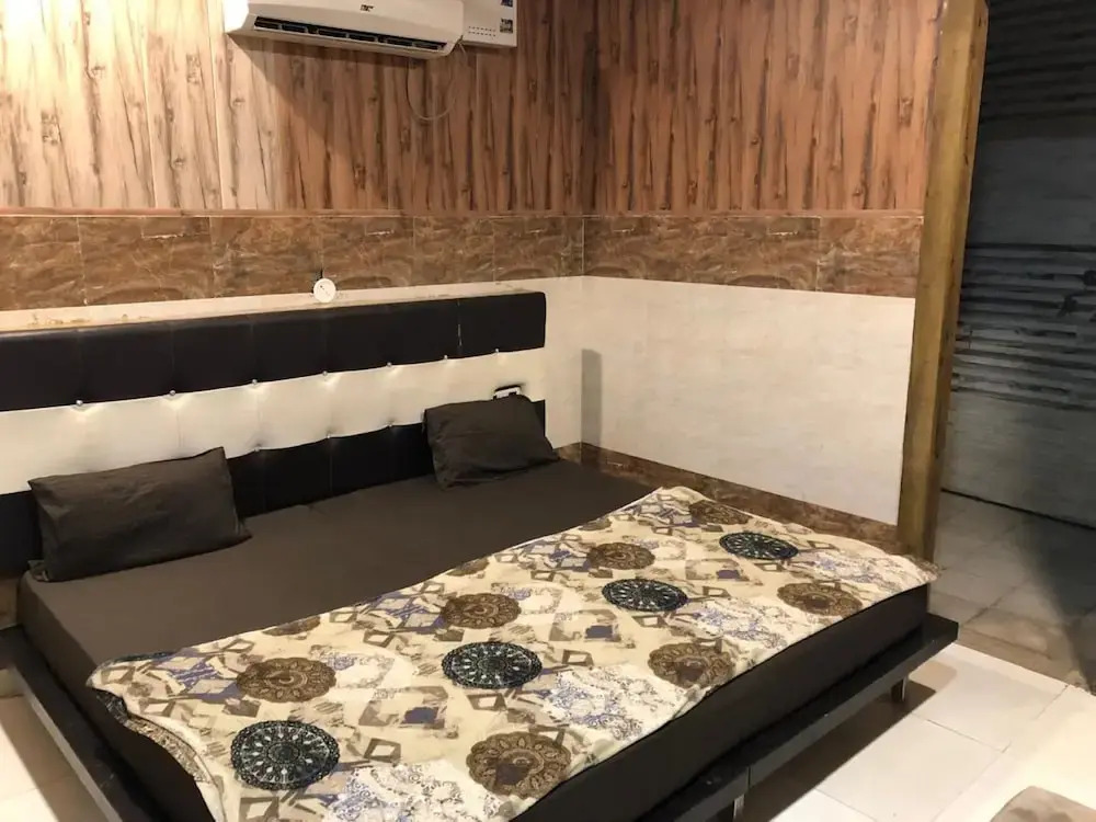 Goroomgo Gaurav Regency Hisar