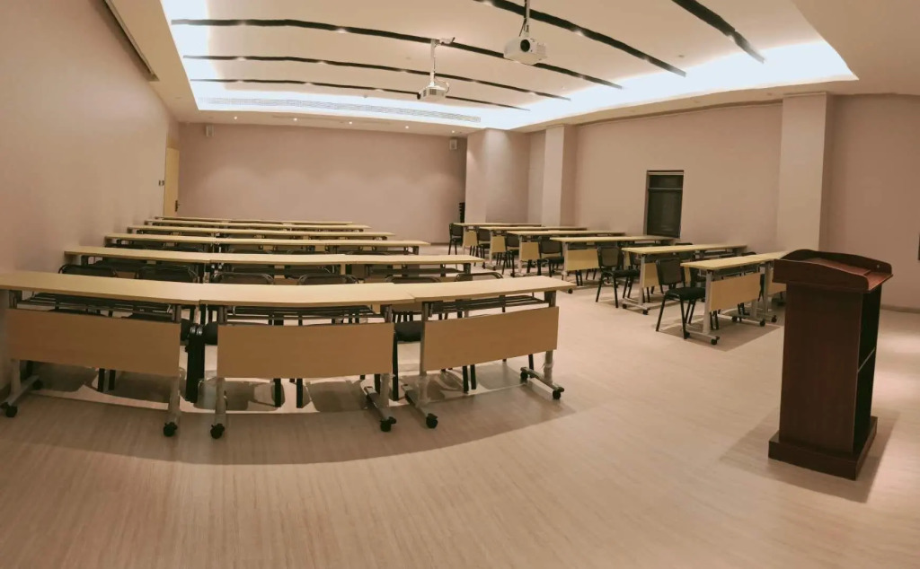 Ji Hotel Hefeng Binhu Shidai Square