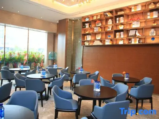 New Glory Holiday Inn